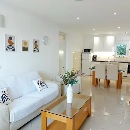 Anna Apartment